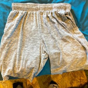 The brand is Old navy. The size is youth large (10-12). The color is gray-white